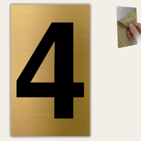 LEIASA | Goldene Hausnummer - 4x6,5 cm - Aluminium - Stärke 0,8 mm - Wetterfest - UV-Druck