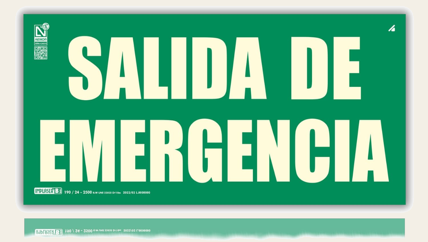 Señal Salida de Emergencia Homologada Sin Marco de pvc fotoluminiscente, 16x32 cm
